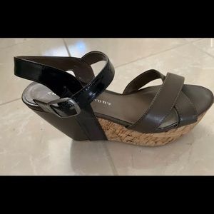 Chinese Laundry wedge Sandals Size 9